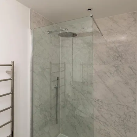 Stylish Family With Garden *