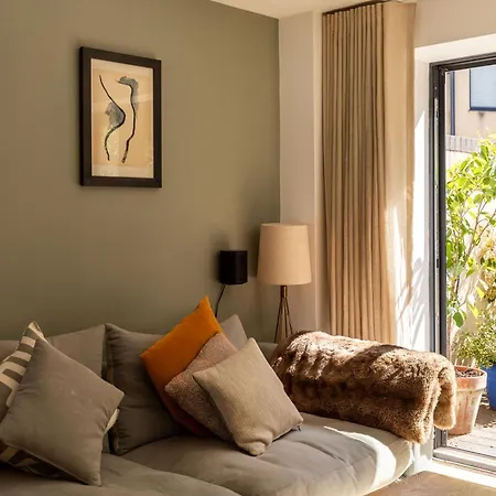 Stylish Family With Garden * Bristol