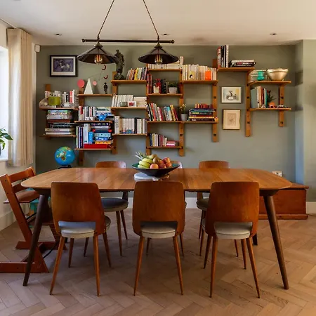 Casa vacanze Stylish Family With Garden