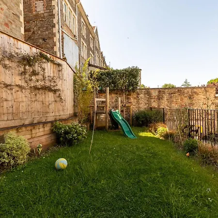 Stylish Family With Garden Dom wakacyjny *