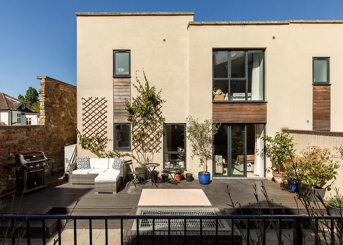 Stylish Family With Garden