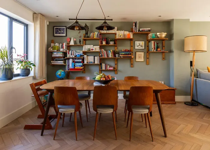 Holiday home Stylish Family With Garden