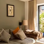 Stylish Family With Garden * Μπρίστολ