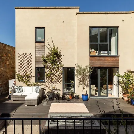 Stylish Family With Garden