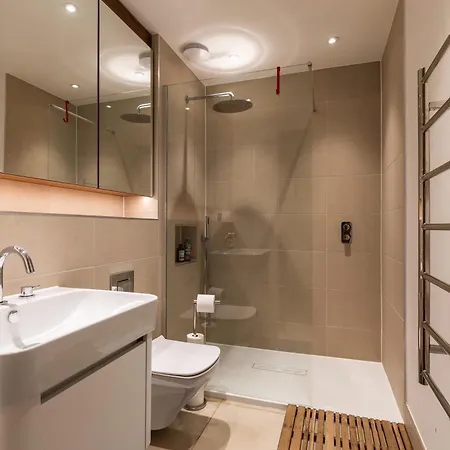 Stylish Family With Garden 度假居 *