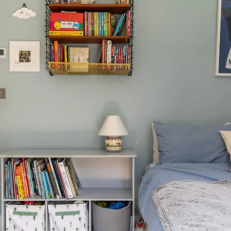 Stylish Family With Garden 布里斯托